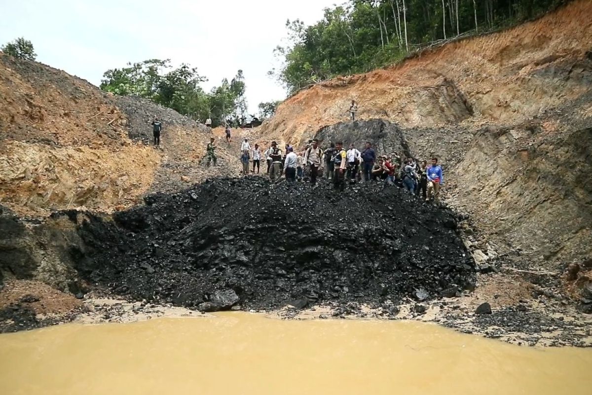 Masyarakat HST adukan aktivitas tambang batubara ke Bareskrim Polri