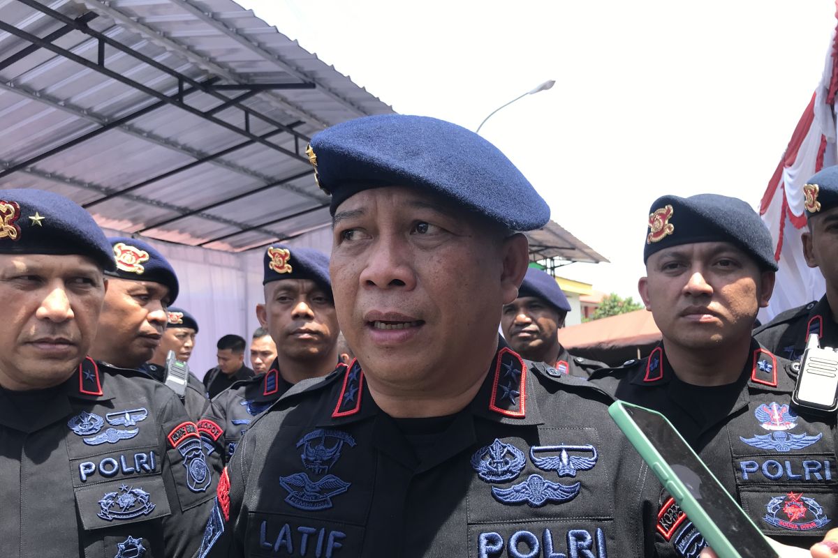 Polisi persuasif kontrol euforia Piala Dunia berlebihan di Maluku