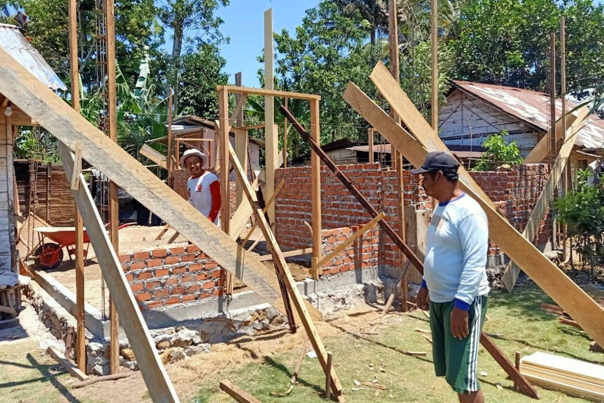 Rejang Lebong bedah 110 unit rumah tidak layak huni