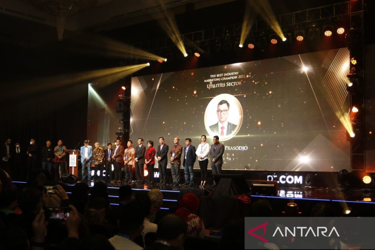 PLN Raih Penghargaan The Best Industry Marketing Champion 2022