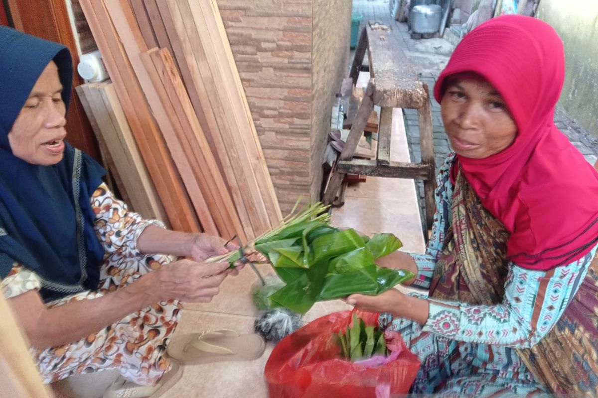 Pedagang Keliling Kaum Perempuan Di Lebak Bangkitkan Ekonomi Keluarga Antara News Banten 3210