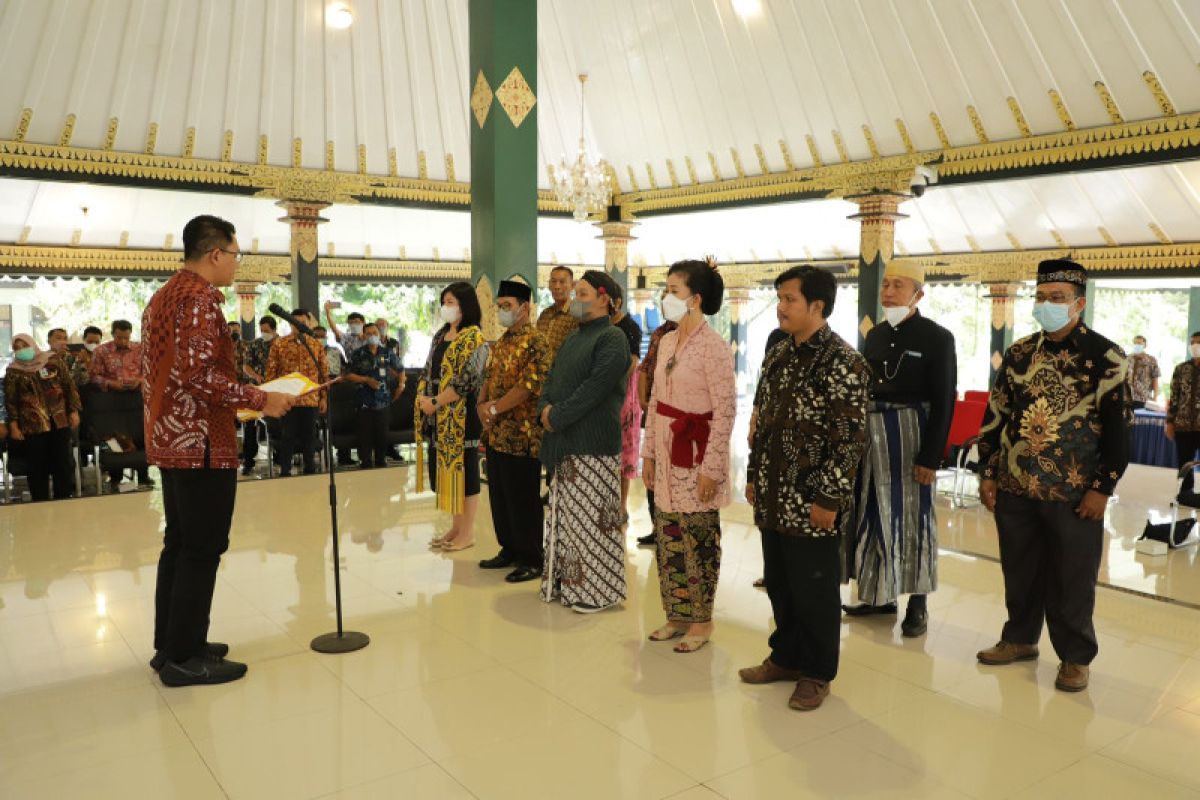 Wabup Sleman Mengukuhkan Pengurus Forum Pembauran Kebangsaan - ANTARA ...