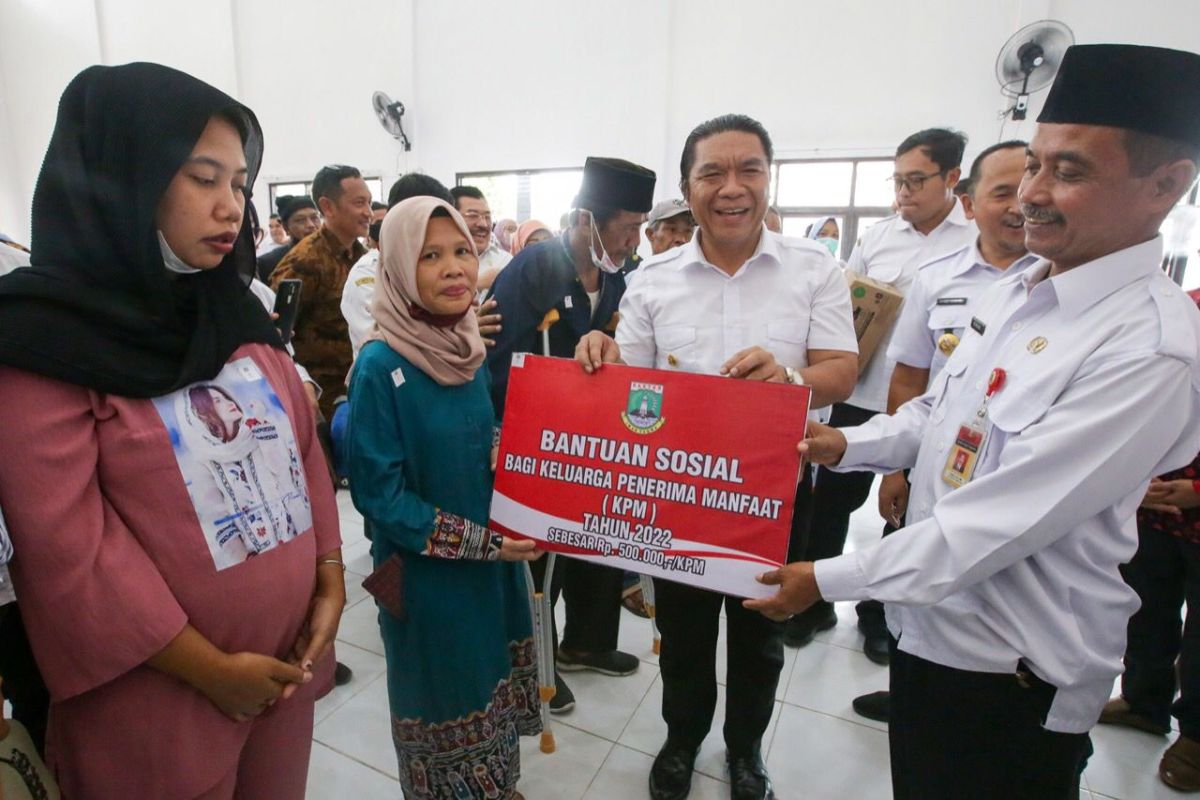 Pj Gubernur Banten ingatkan bantuan UEP untuk penguatan ekonomi