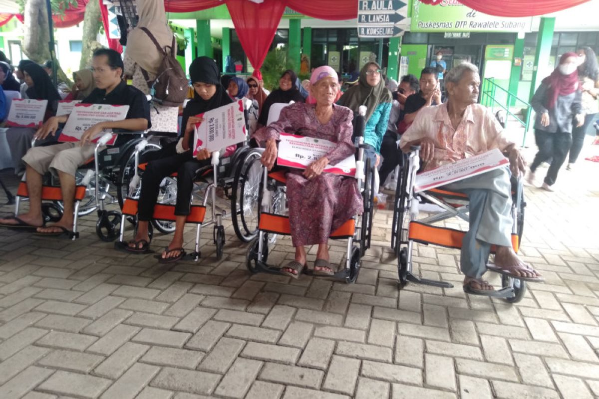 Kemensos salurkan berbagai jenis alat bantu disabilitas di Subang