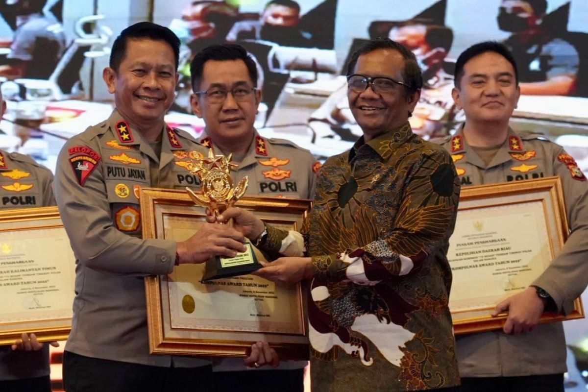 Kapolda Bali terima penghargaan terbaik Kompolnas Awards 2022