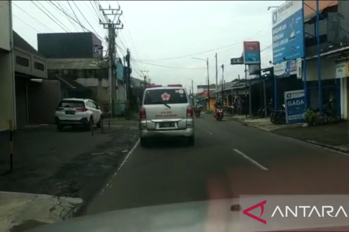 PMI Kota Sukabumi lakukan patroli keliling pantau dampak gempa magnitudo 5,8