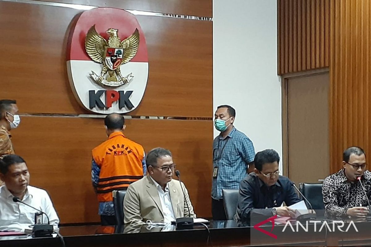 KPK tahan Hakim Agung Gazalba Saleh