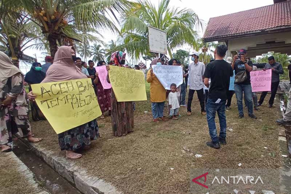 Puluhan warga tolak keberadaan imigran Rohingya