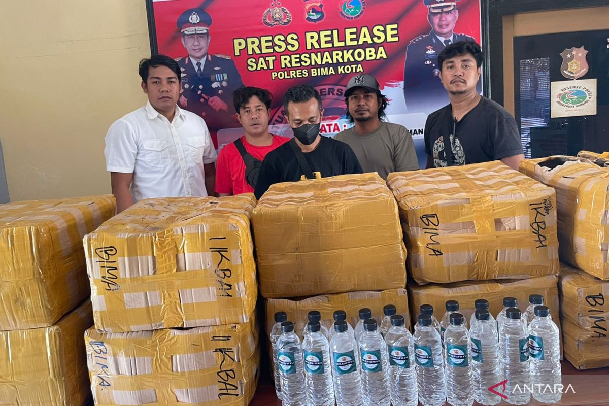 Polres Bima Kota menyita 520 botol berisi arak Bali ANTARA News