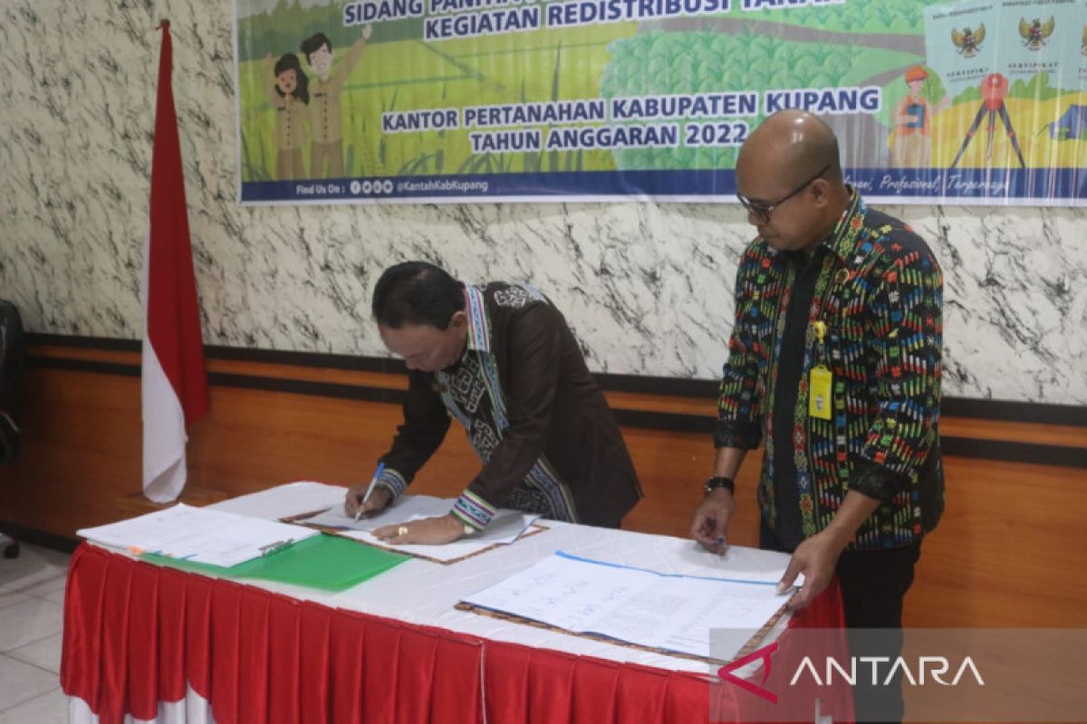 Kabupaten Kupang realisasi redistribusi 1.800 bidang tanah