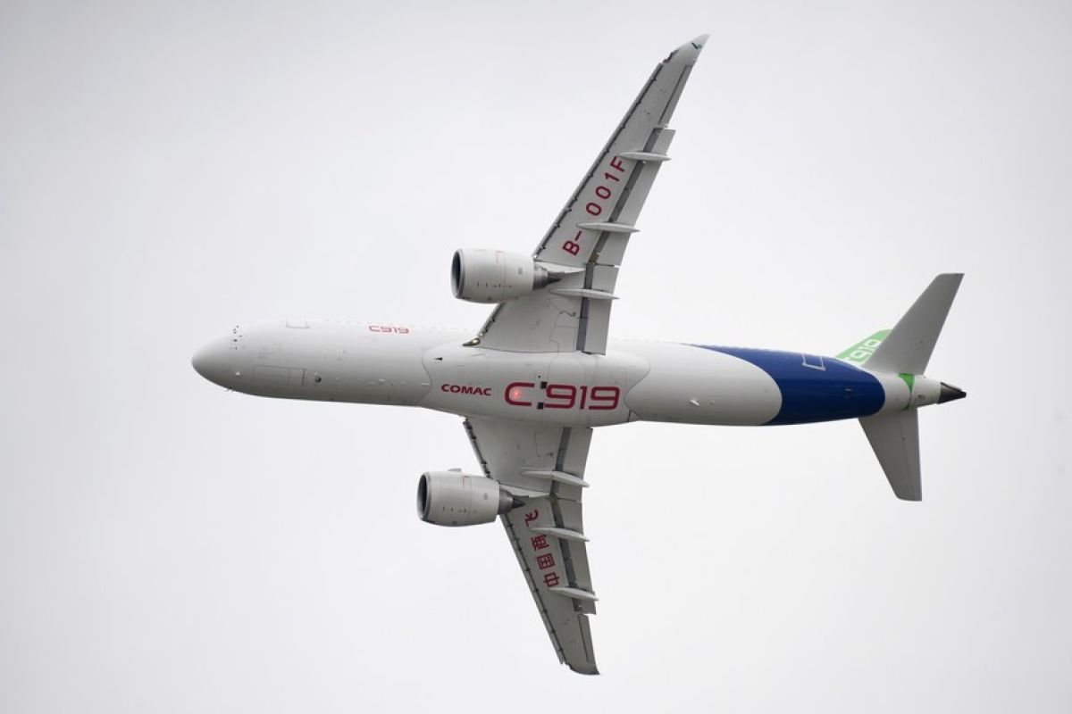 Pesawat jet C919 pertama dikirim ke China Eastern Airlines