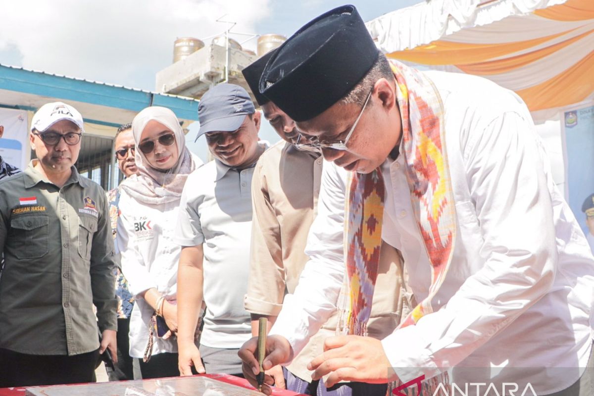 Gubernur NTB meresmikan TPI dan Samsat Perizinan Kapal Perikanan