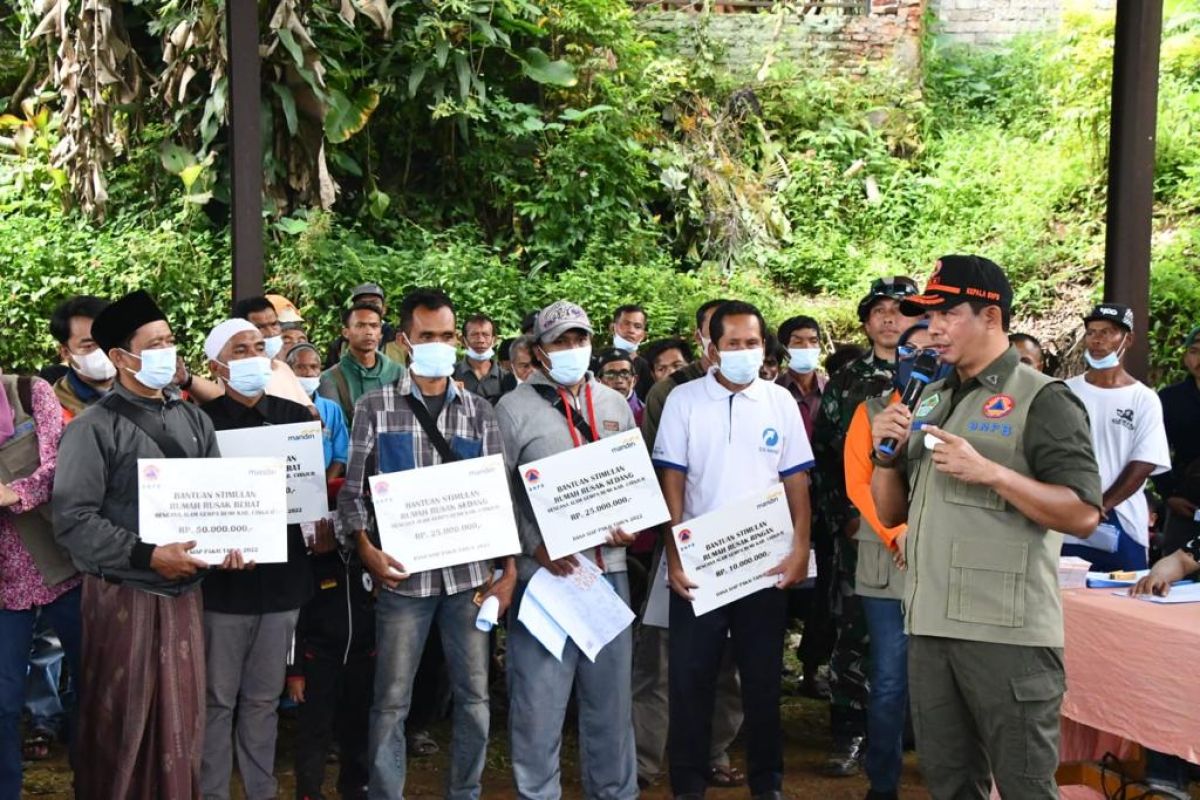 647 keluarga terdampak gempa di Nagrak dapat bantuan dana stimulan