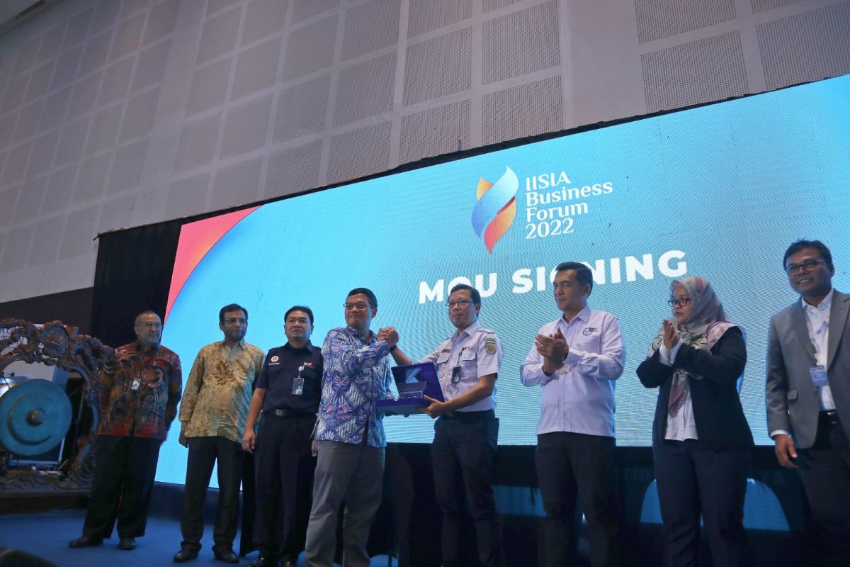 KJL Perkuat Sebagai Logistik Produk Baja Kerjasama dengan KAI dan Nippon Steel Group