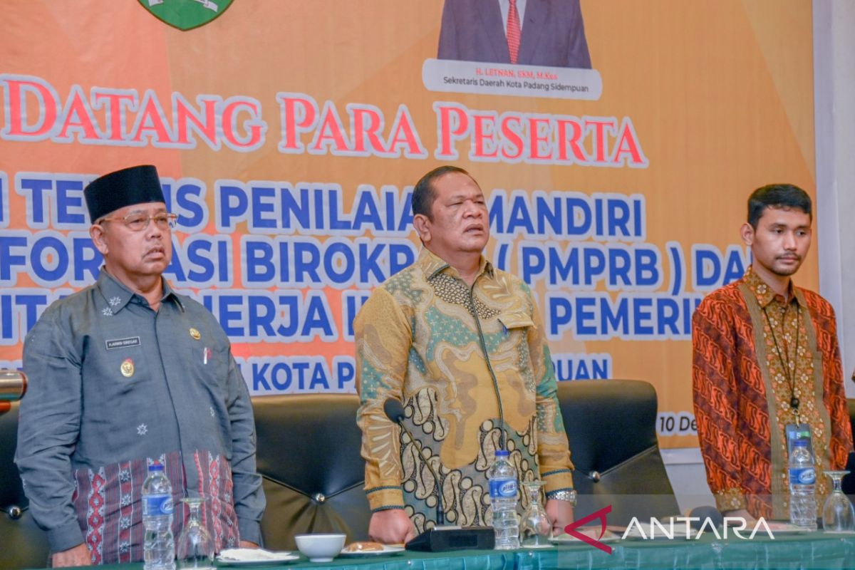 Wali Kota Padang Sidempuan komitmen perbaikan reformasi birokrasi