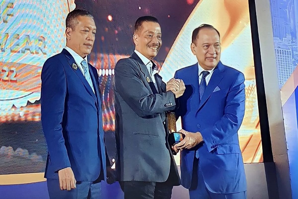 Dirut Bank Jambi raih penghargaan Bankers of the Year Top 100