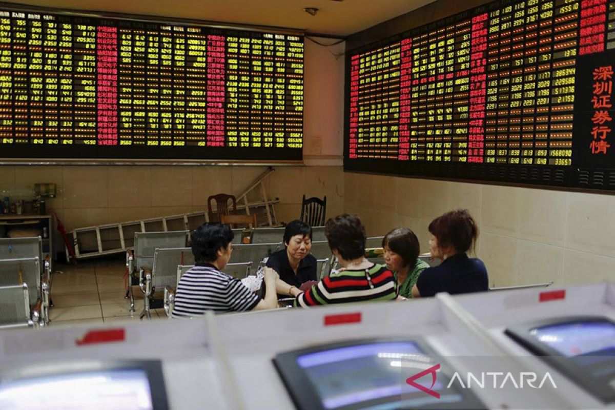 Saham China ditutup lebih rendah karena pemulihan ekonomi mengecewakan