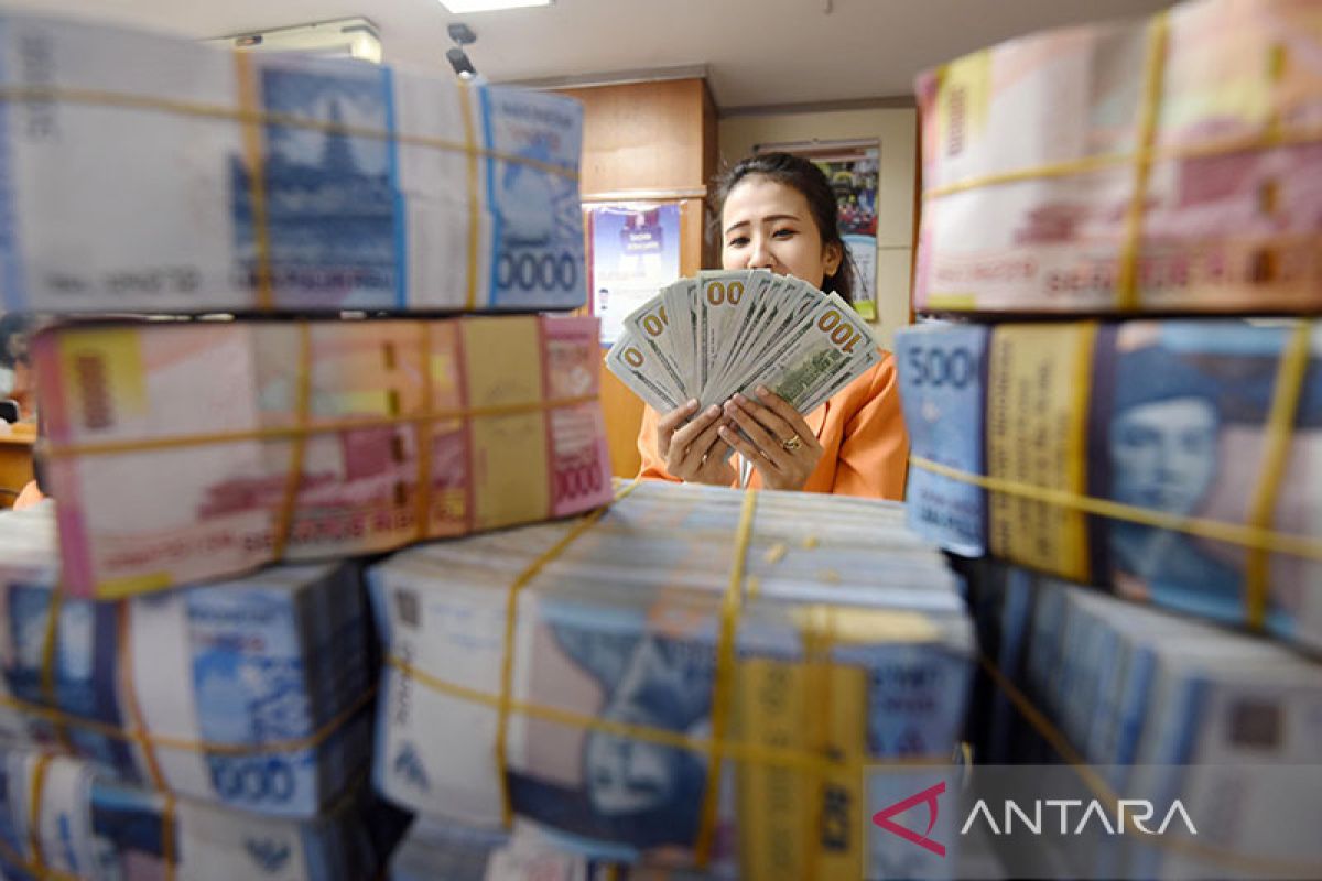 Rupiah Rabu pagi menguat tajam dipicu melambatnya inflasi AS