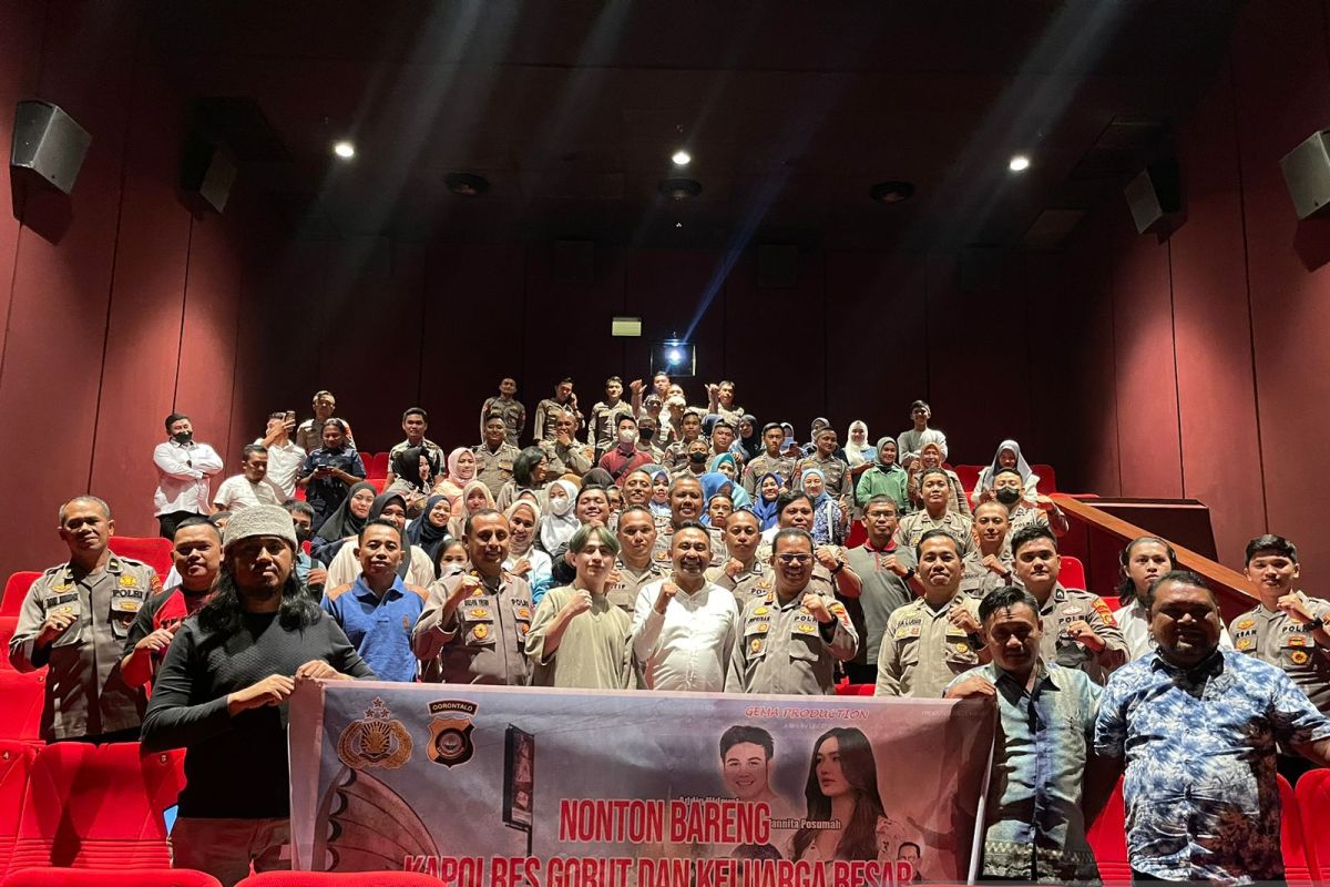Jajaran Polres Gorontalo Utara nonton bareng film 'Uti Deng Keke'