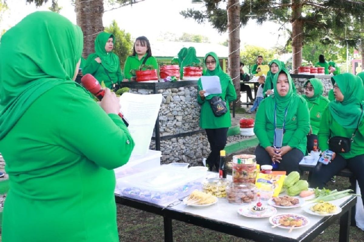 Persit Kodim 1702/JWY gelar kursus buat aneka makanan