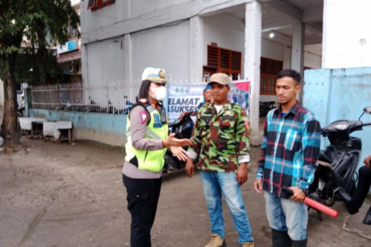 Kasat Lantas Polres Tebing Tinggi beri imbauan tertib lancar kepada penjaga sekolah