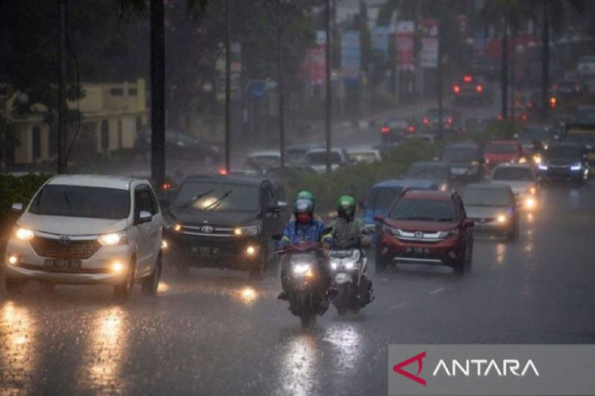 BMKG minta masyarakat waspadai cuaca hujan berbagai intensitas pada Sabtu