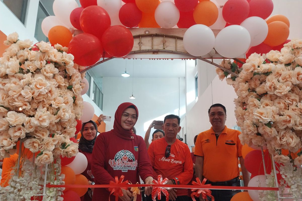 PT Pos Indonesia-Dekranasda bersinergi bikin galeri produk UMKM Palu