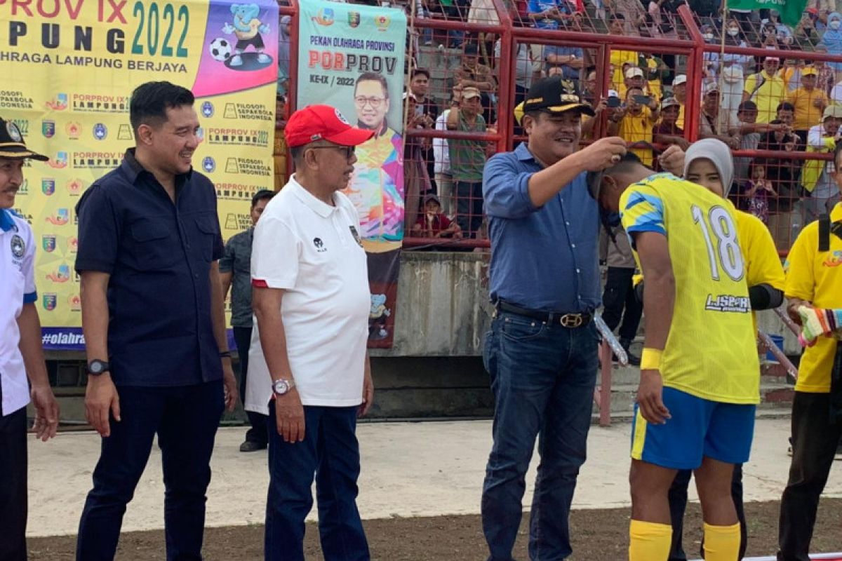 Kandaskan Lampung Utara, tim sepak bola Lampung Tengah raih medali emas