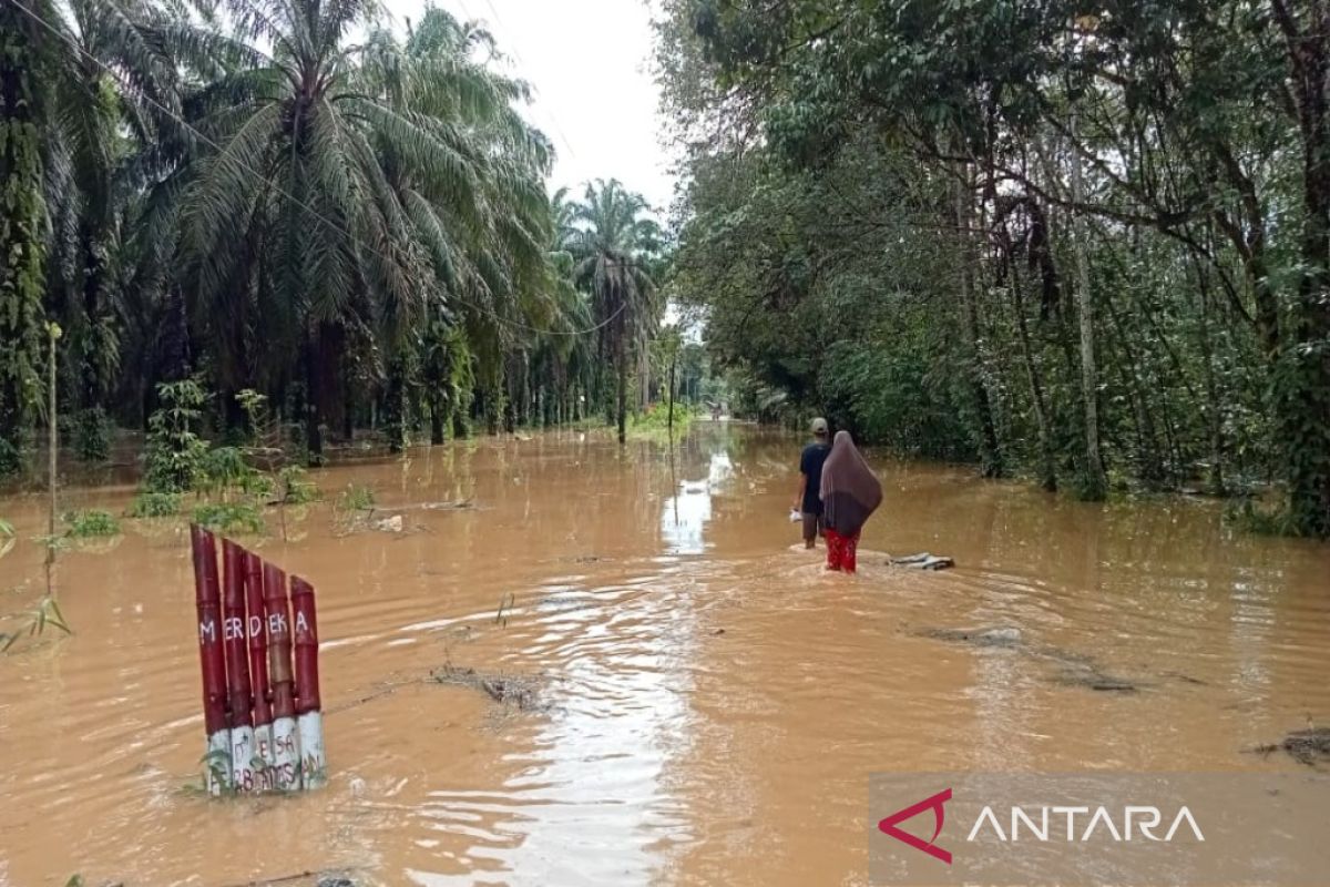 Sejumlah desa di wilayah Pantai Barat Madina terendam banjir