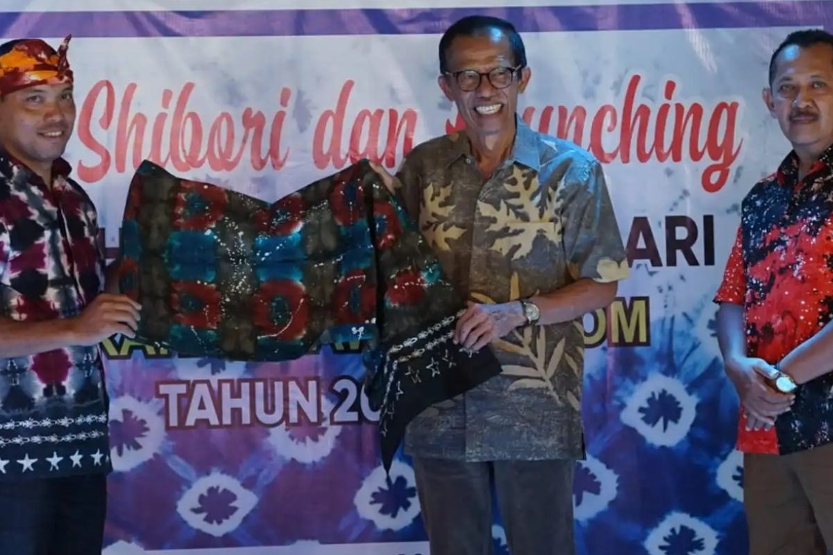 Shibori Nawangsari tambah koleksi batik khas daerah Magetan