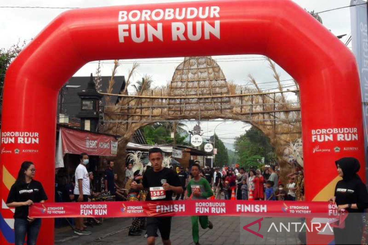 Fun run di sekitar Candi Pawon Magelang tutup rangkaian Borobudur Marathon 2022