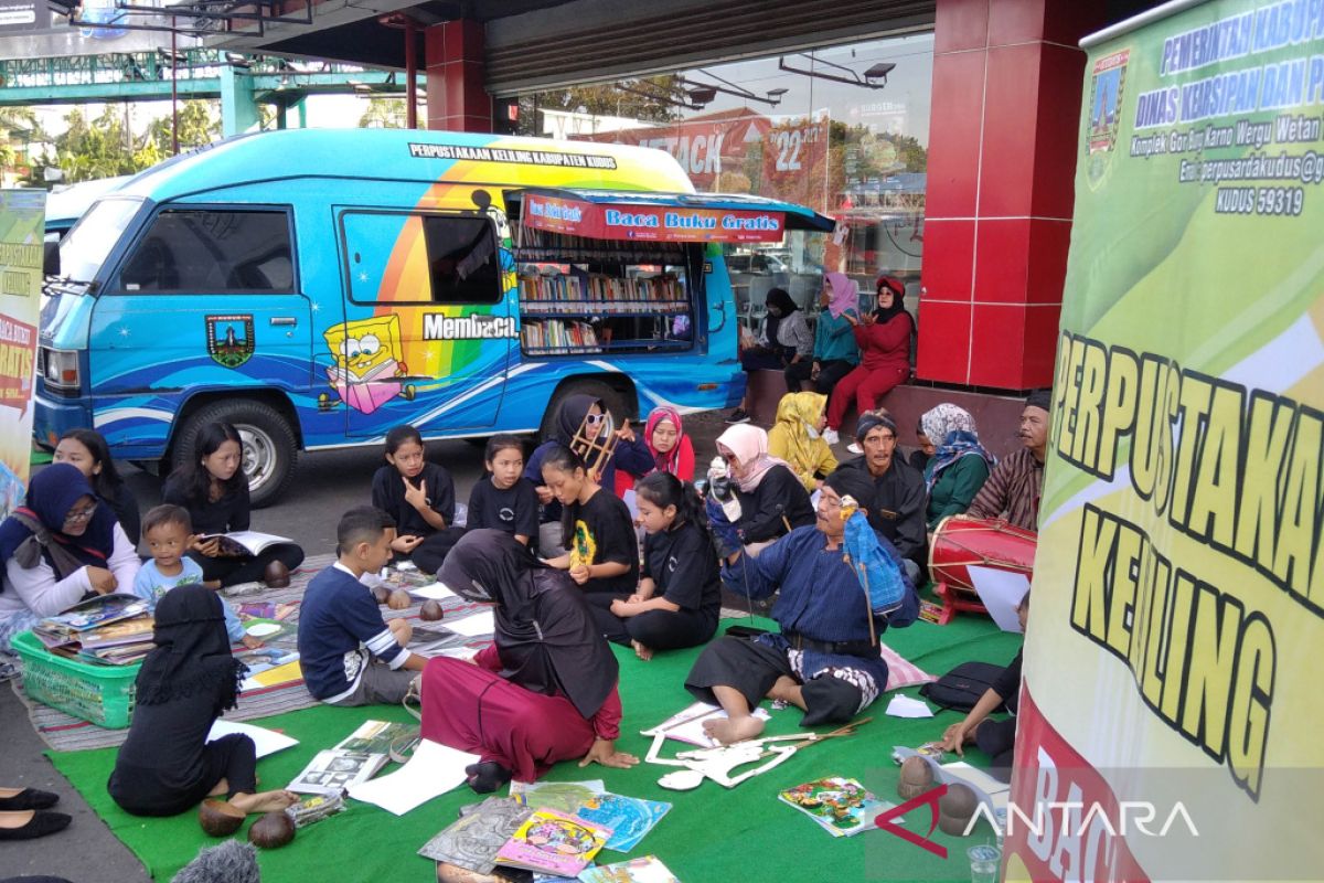 Perpusda Kudus gelar wayang golek tingkatkan minat baca