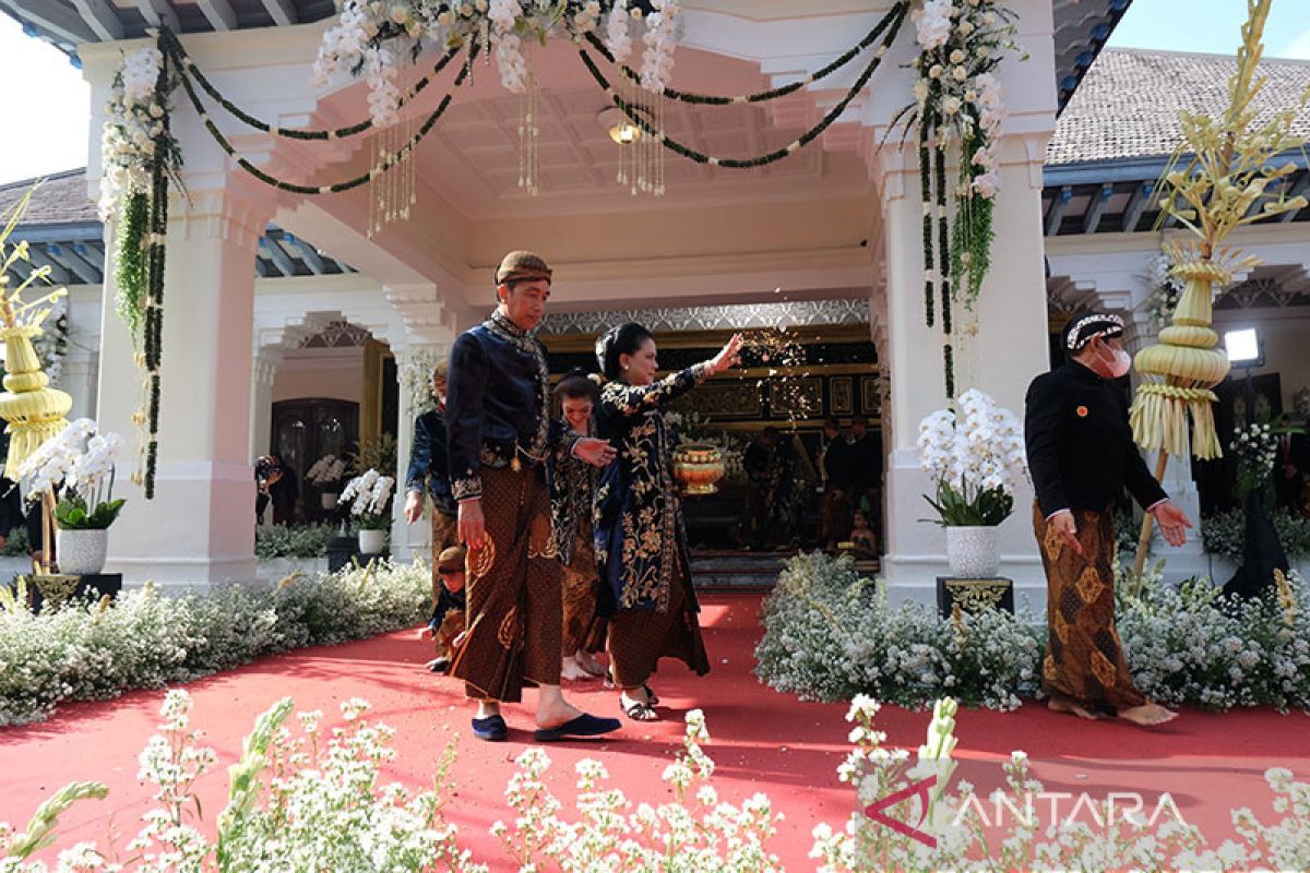 Melestarikan budaya Jawa di "ngunduh mantu" Kaesang-Erina