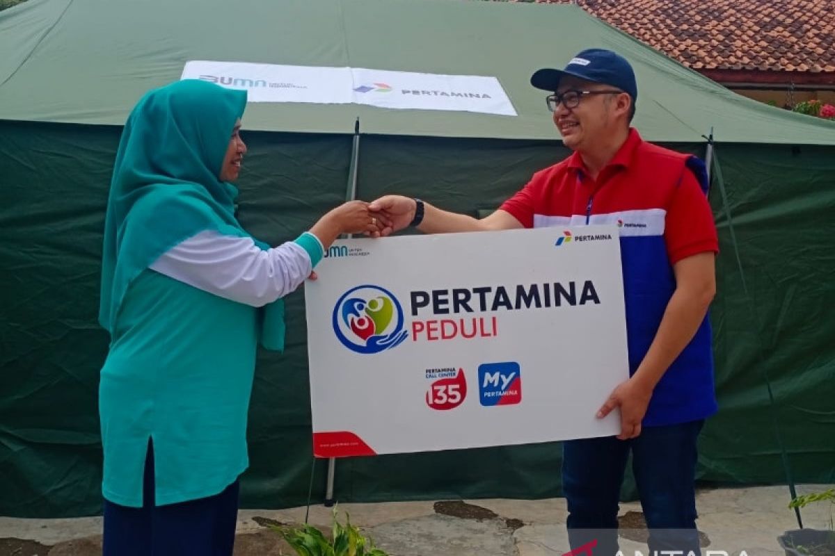 Pertamina Peduli Serahkan Bantuan Tenda untuk SD Taman Sari di Cianjur