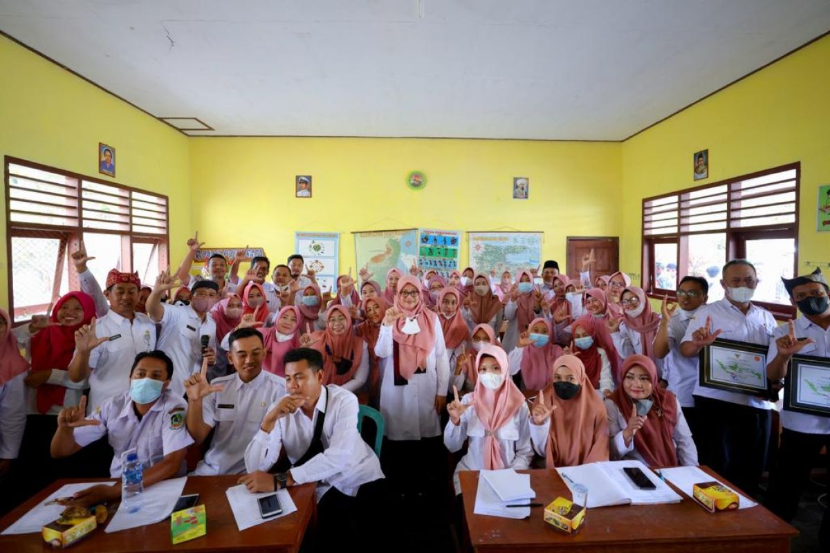 Ngantor di desa, Bupati Ipuk dorong peningkatan budaya literasi