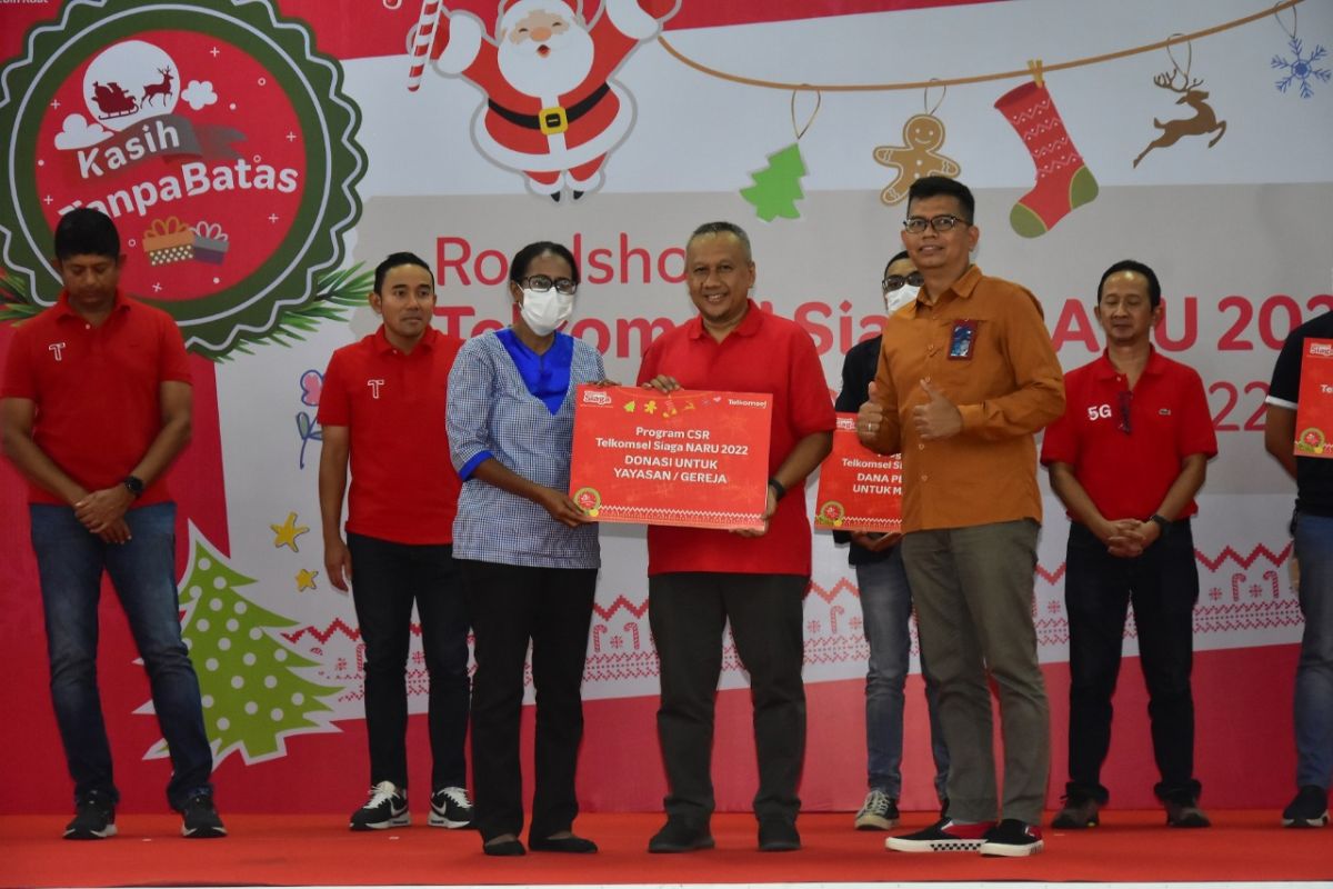 Telkomsel salurkan bantuan untuk warga Ambon jelang Natal