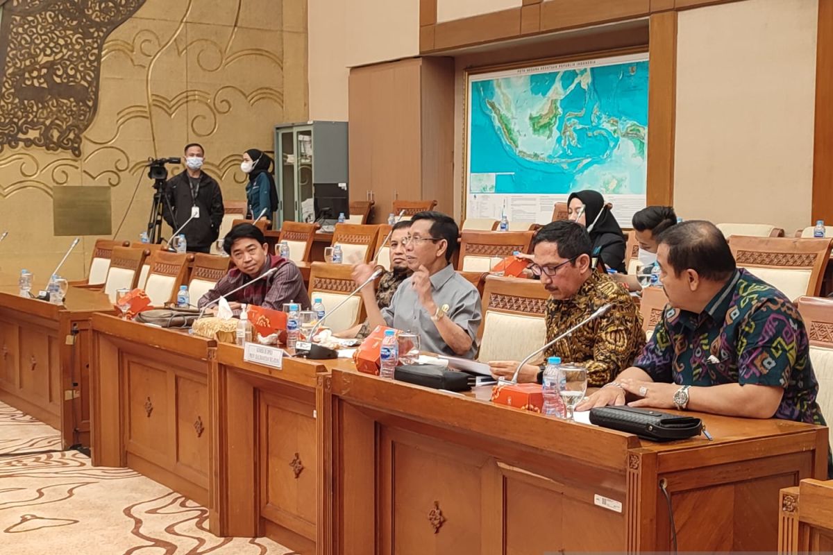 Komisi VII DPR-RI rekomendasikan Kementerian ESDM hentikan sementara pertambangan di Tanbu