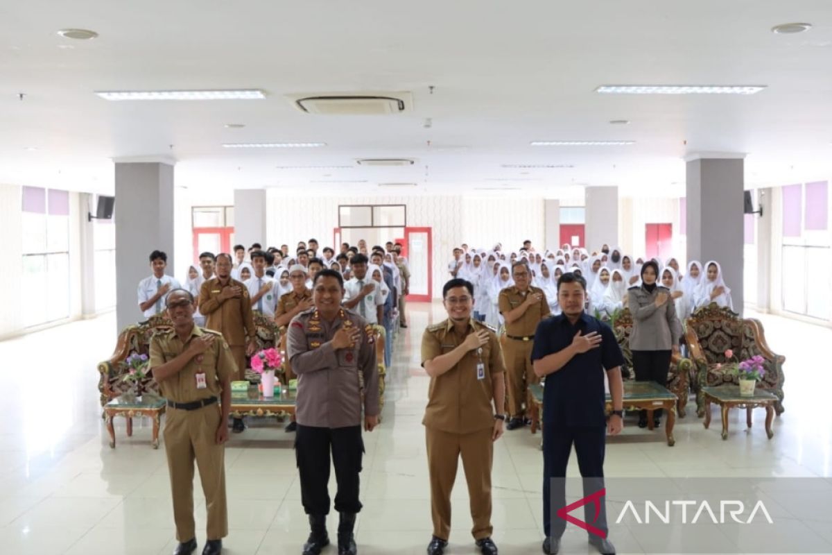 Kesbangpol HST gelar sosialisasi bela negara untuk pelajar SLTA