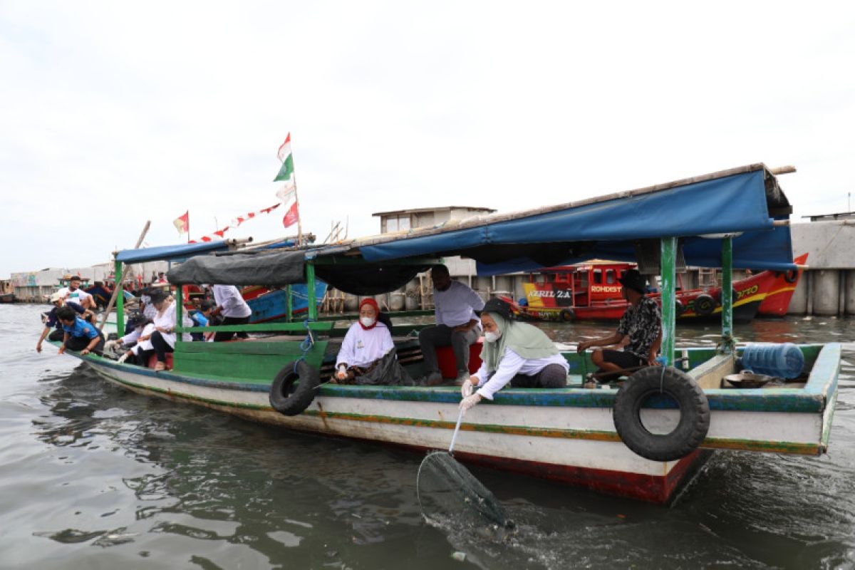 Kemensos libatkan pemulung Cilincing pilah sampah peringati HKSN