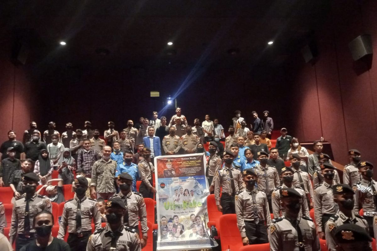 Kapolda Gorontalo ajak 500 anggota Polri nonton Film Uti Deng Keke