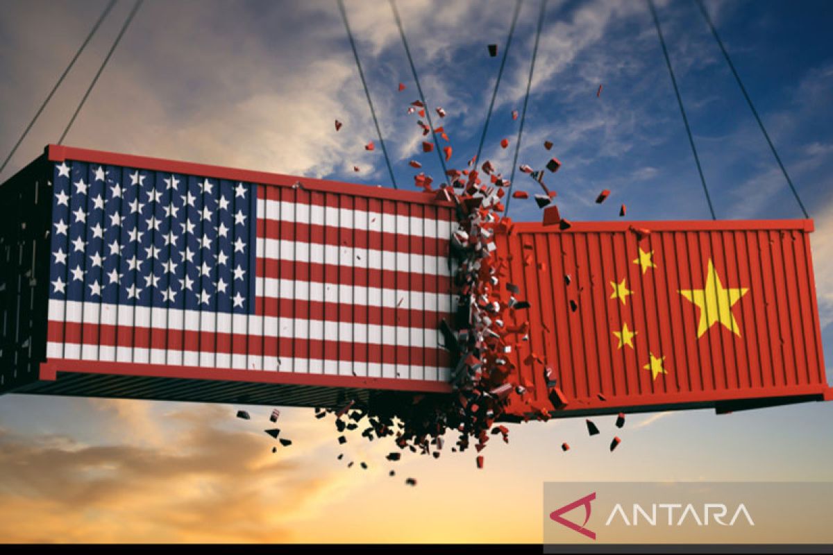 Peneliti: RI Perlu antisipasi dampak perang dagang AS-China di 2023