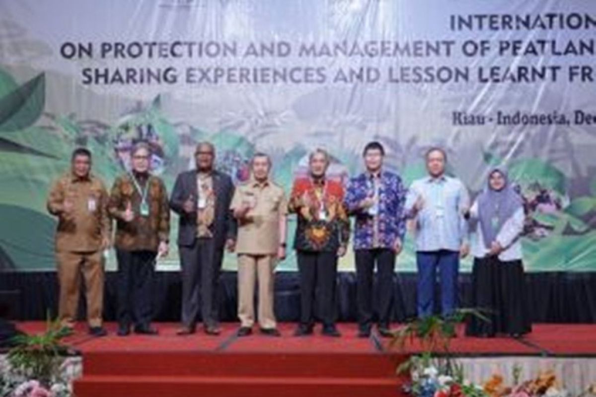 Representatives from 14 countries learn peat management in Riau