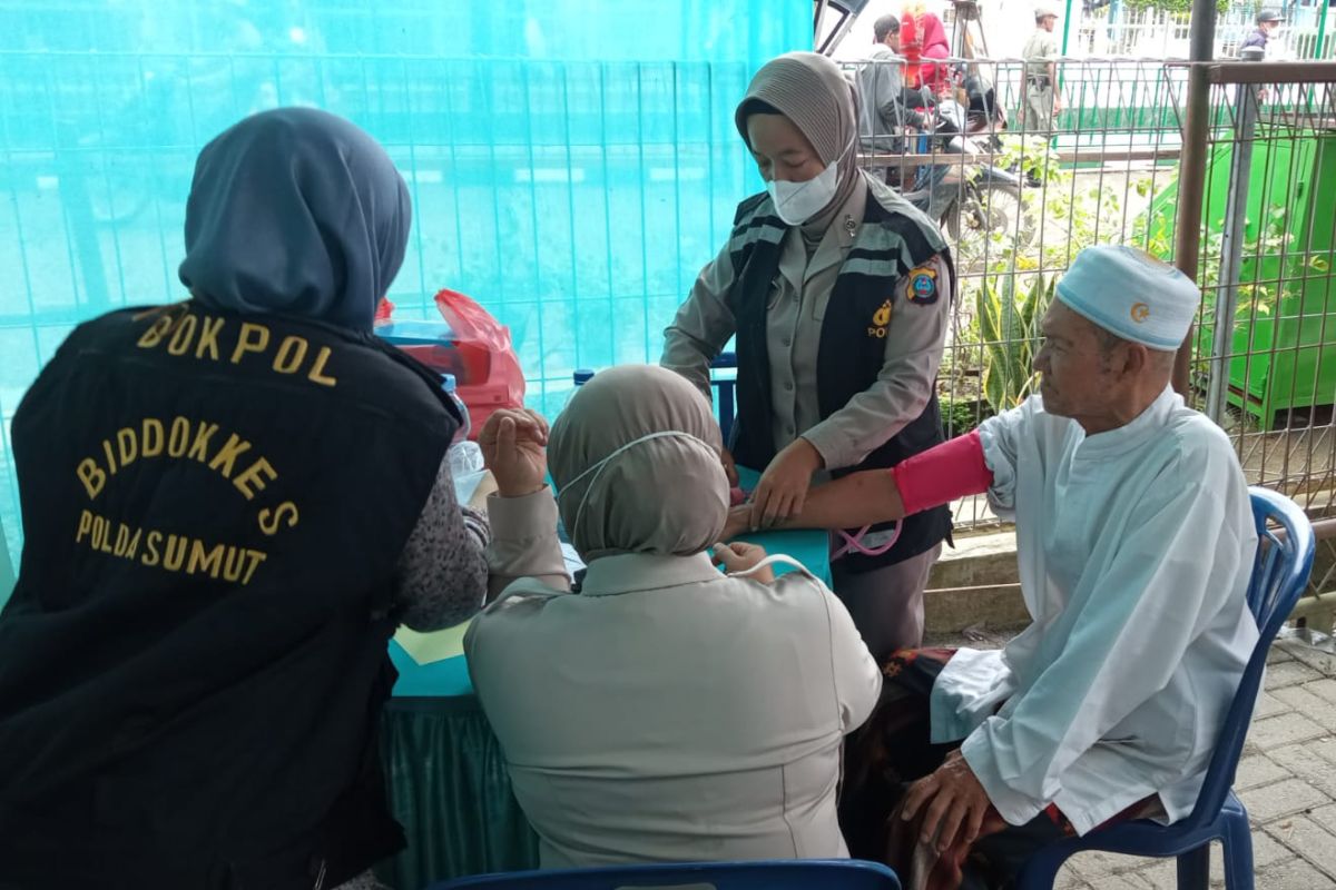 Polres Langkat lakukan pengobatan gratis di Haul Tuan Guru Babussalam