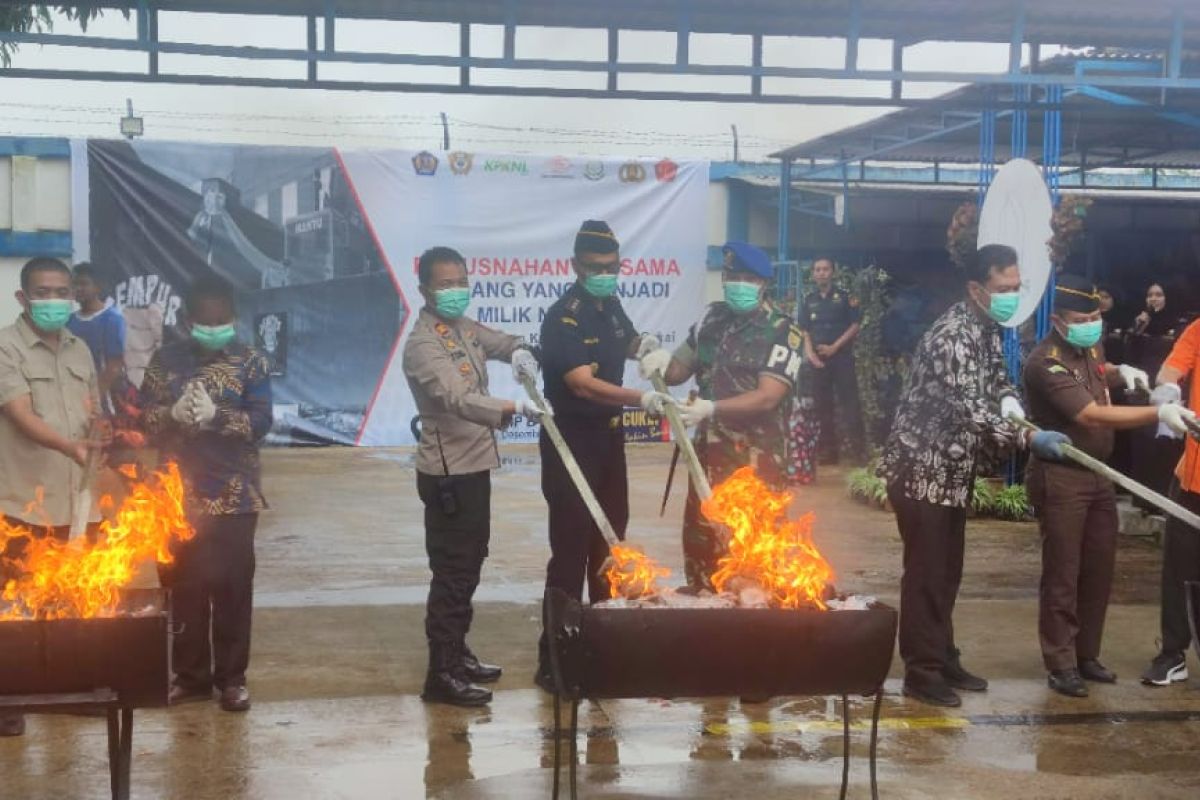 Bea Cukai Jambi musnahkan barang ilegal senilai Rp1,3 miliar