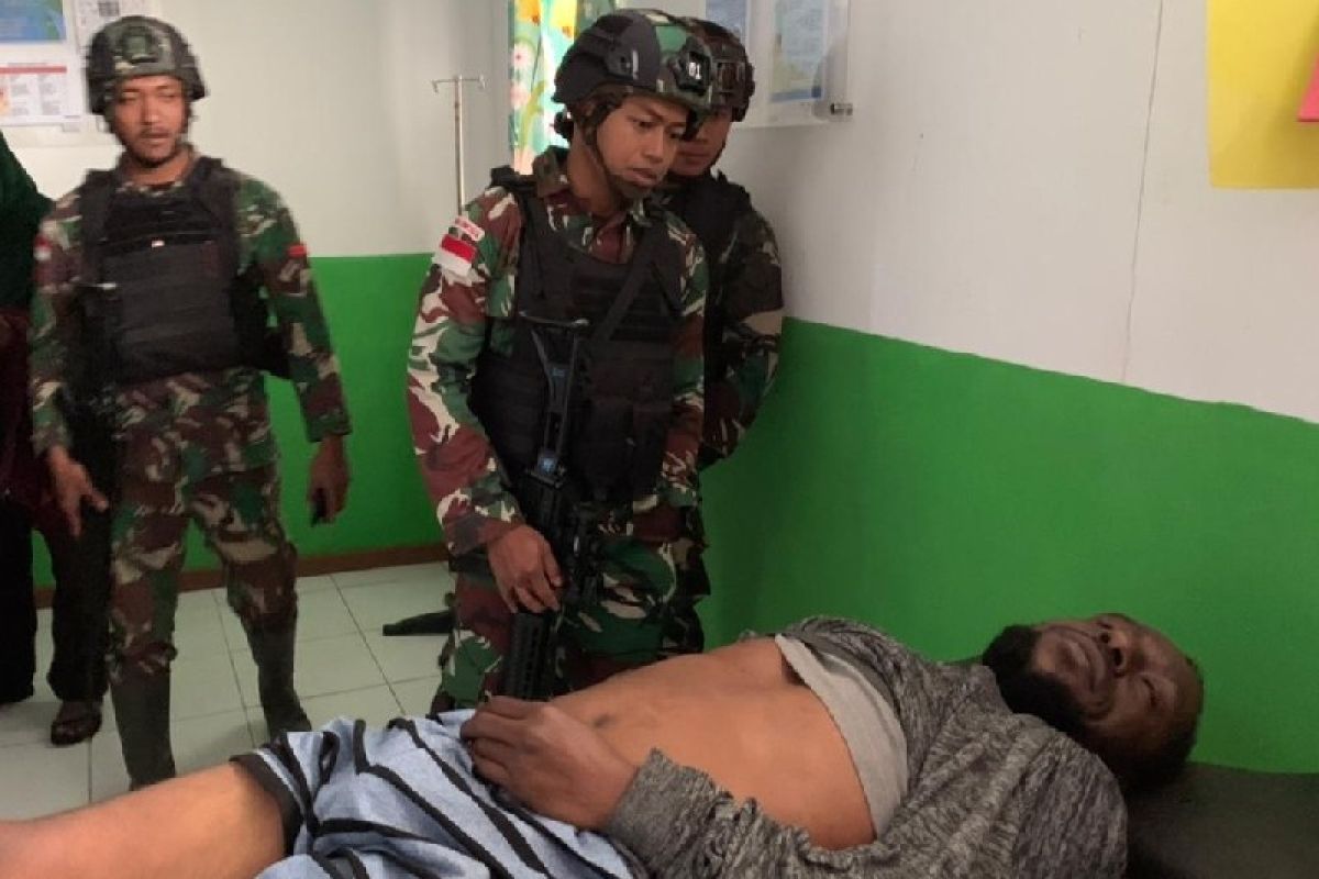 Danrem sebut KSB tembak karyawan BPD Papua di Sinak