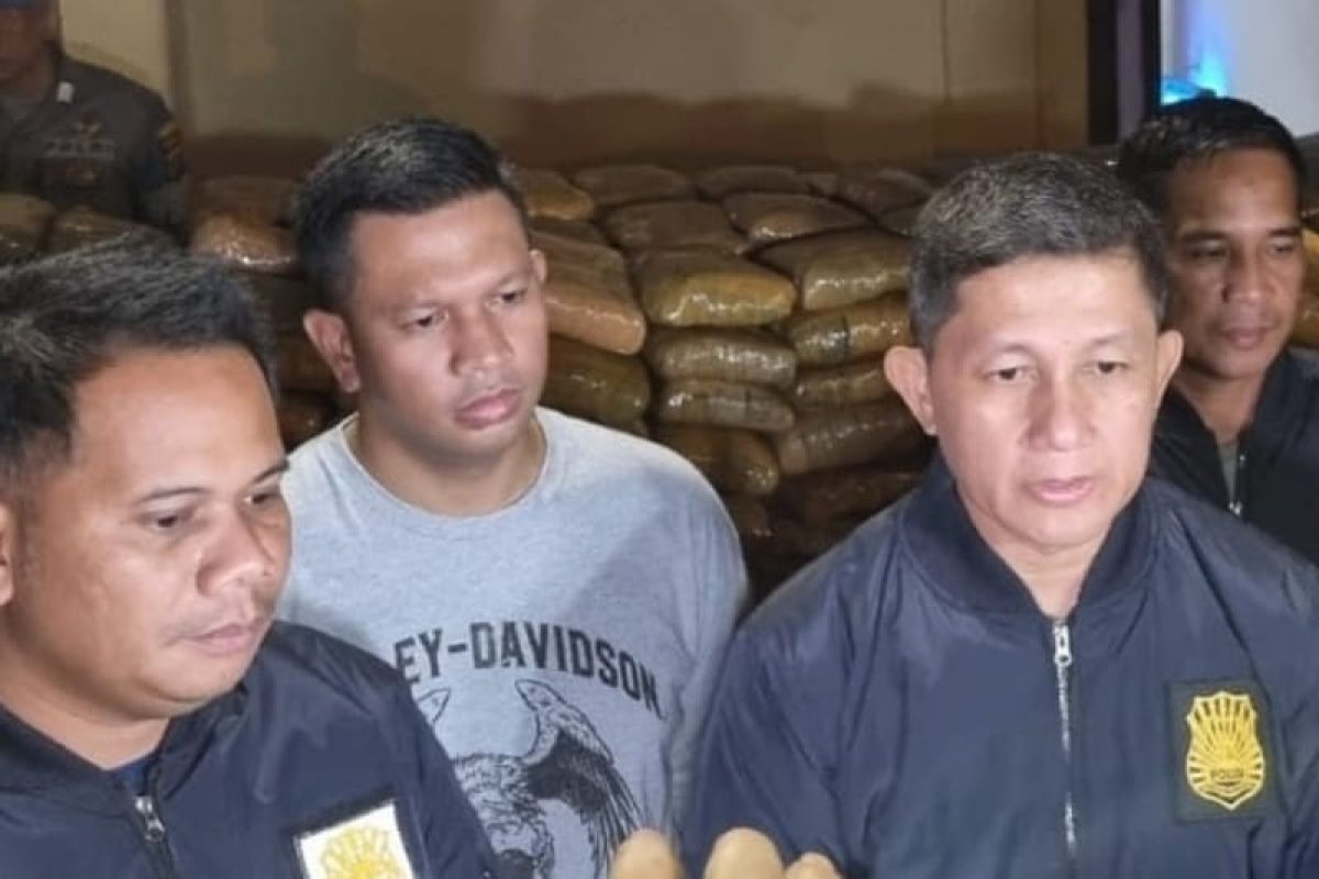 Kapolrestabes Medan cek barang bukti 1,3 ton ganja hasil tangkapan