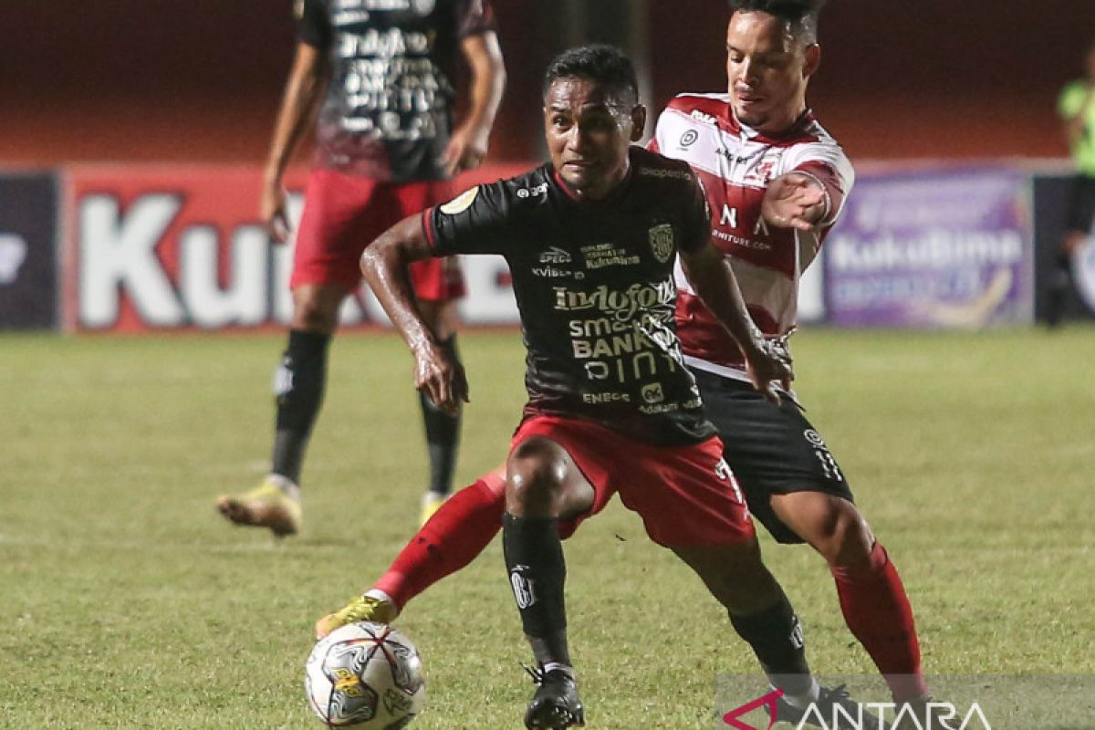 Liga 1 Indonesia - Bali United naik ke puncak klasemen usai tekuk Madura United 3-1