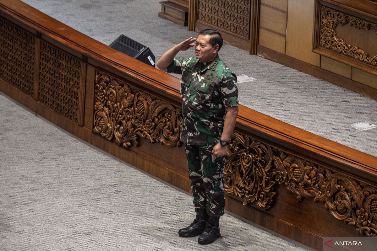 Pelantikan panglima TNI hingga Jokowi gelar pengajian