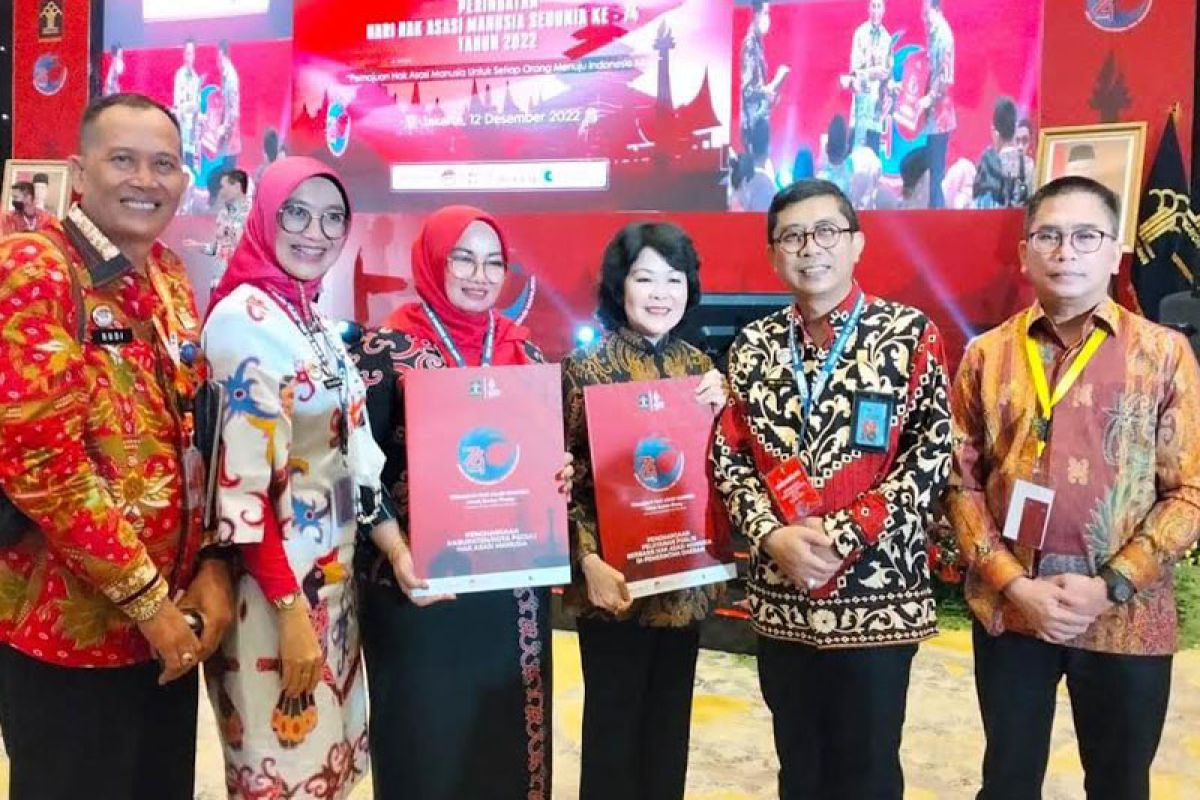 Pemkab Pulpis mendapat penghargaan pelayanan publik berbasis HAM dari Kemenkumham