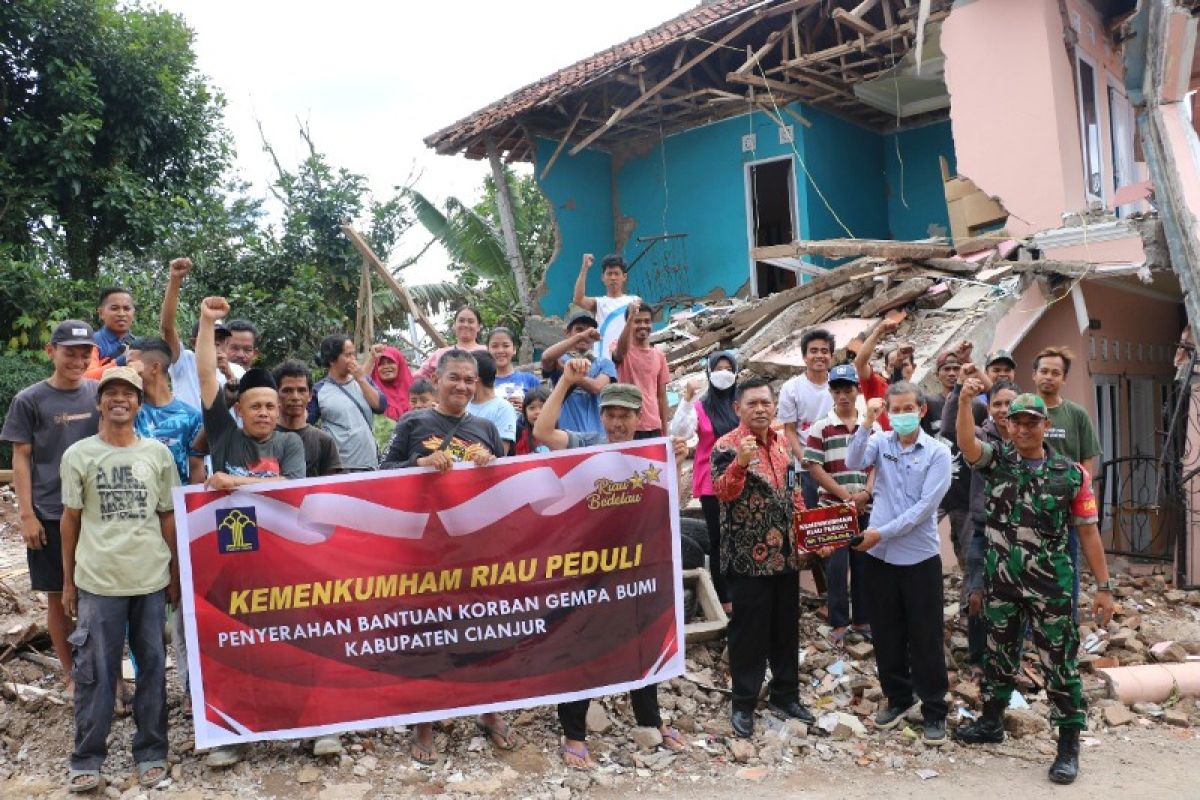 Kemenkumham Riau bantu Rp75 juta korban gempa Cianjur